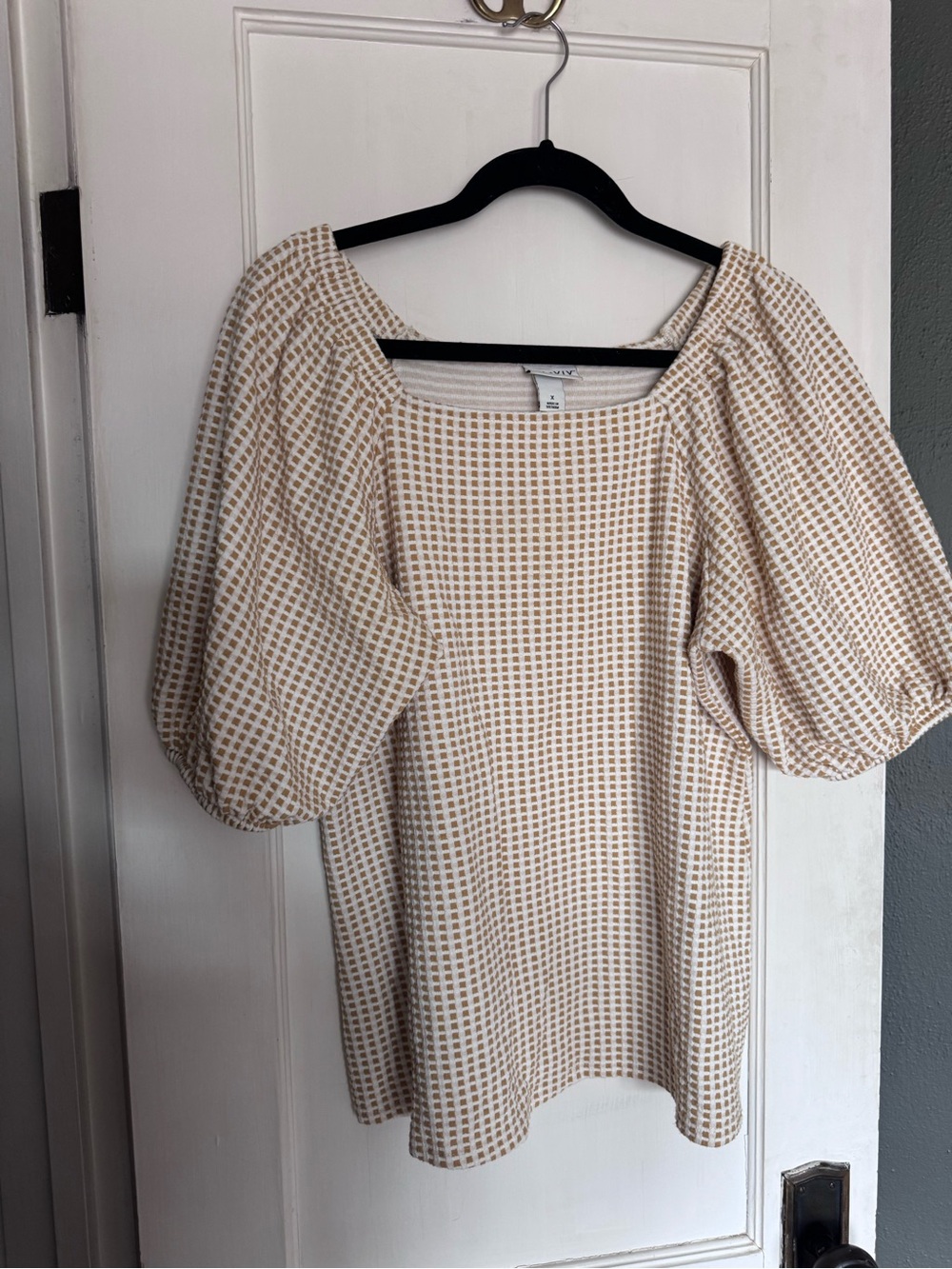 Ava & Viv Puffed Sleeve Top Size 1X Mustard and White